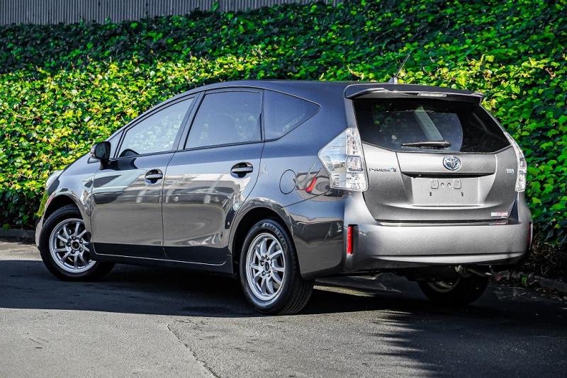 2012 Toyota Prius Alpha S
