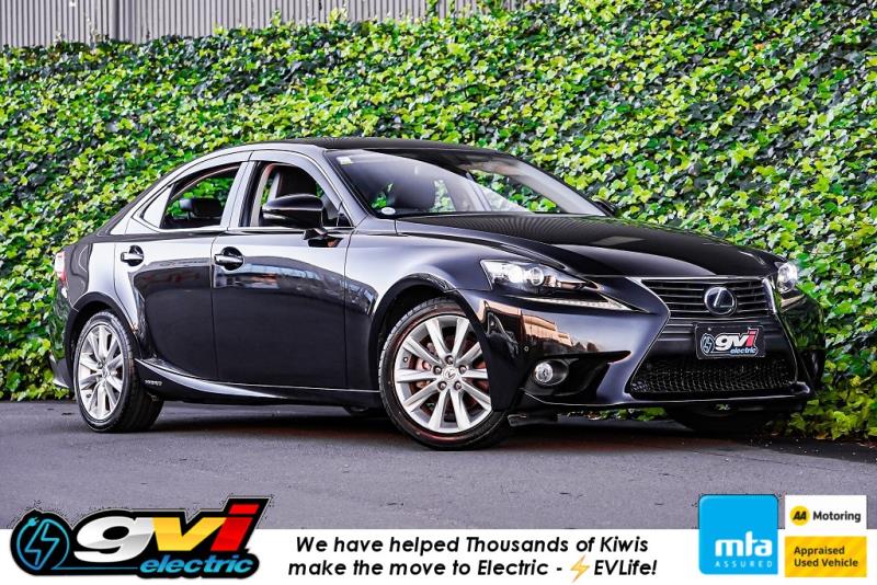 2014 Lexus IS 300h