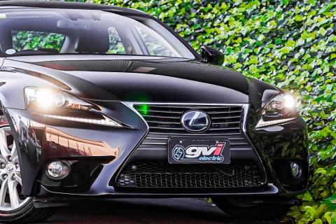 2014 Lexus IS 300h - Thumbnail