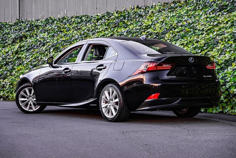2014 Lexus IS 300h