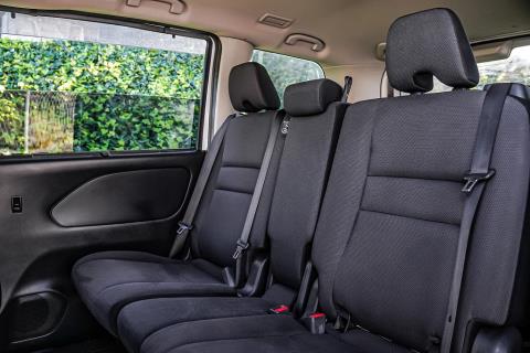 2018 Nissan Serena X V Selection - Thumbnail