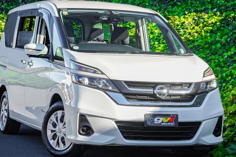 2018 Nissan Serena X V Selection - Thumbnail
