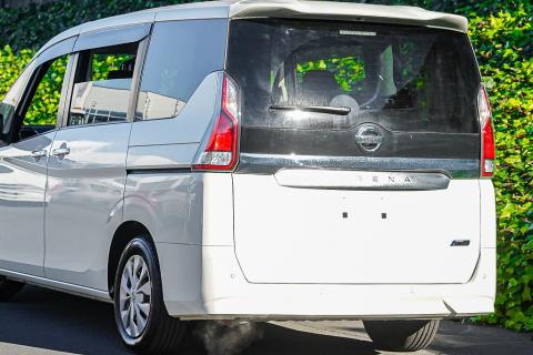 2018 Nissan Serena X V Selection - Thumbnail