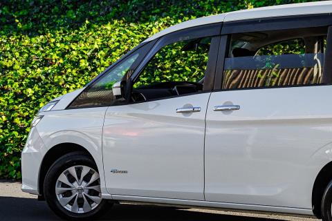 2018 Nissan Serena X V Selection - Thumbnail
