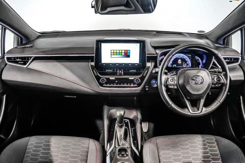 2018 Toyota Corolla ZR Hybrid - Thumbnail