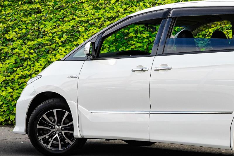 2014 Toyota Estima Aeras E-Four