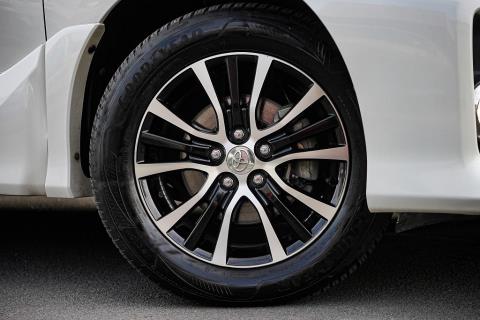 2014 Toyota Estima Aeras E-Four - Thumbnail