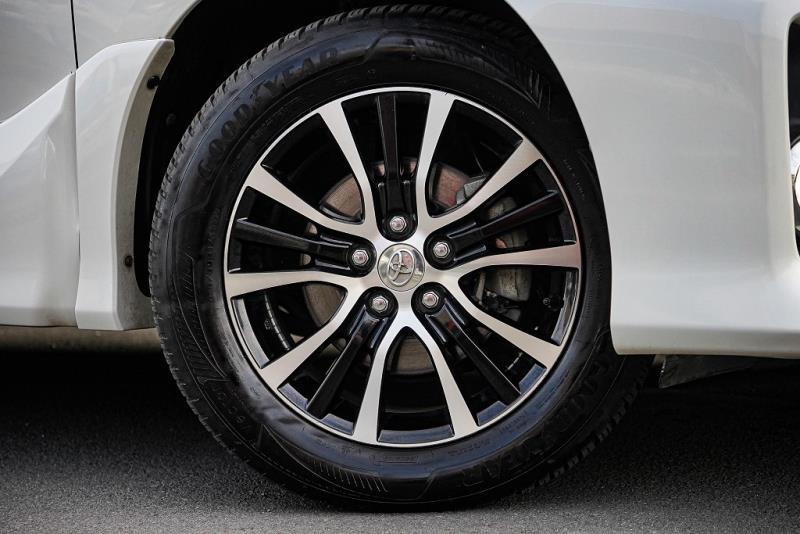 2014 Toyota Estima Aeras E-Four