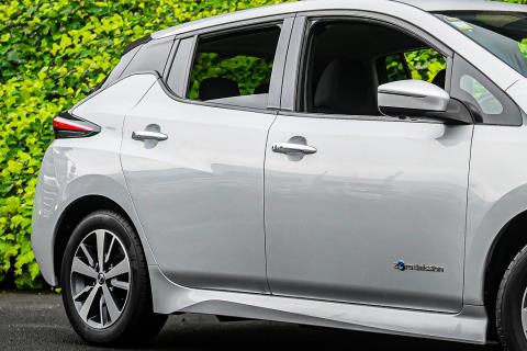 2020 Nissan Leaf 40X 92% SOH - Thumbnail