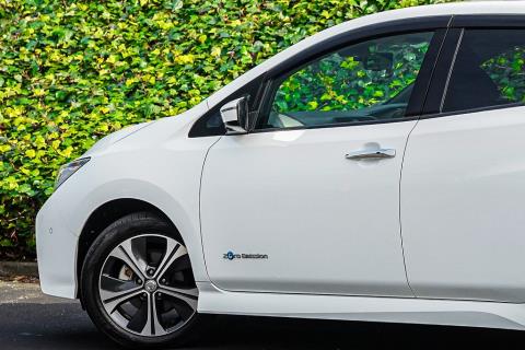 2018 Nissan Leaf 40G 91% SOH - Thumbnail