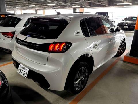 2021 Peugeot e-208 Allure Electric - Thumbnail