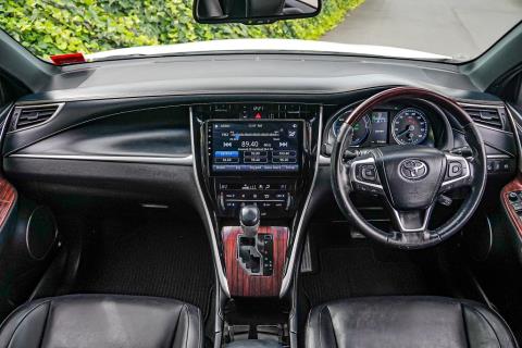 2016 Toyota Harrier Premium Hybrid - Thumbnail
