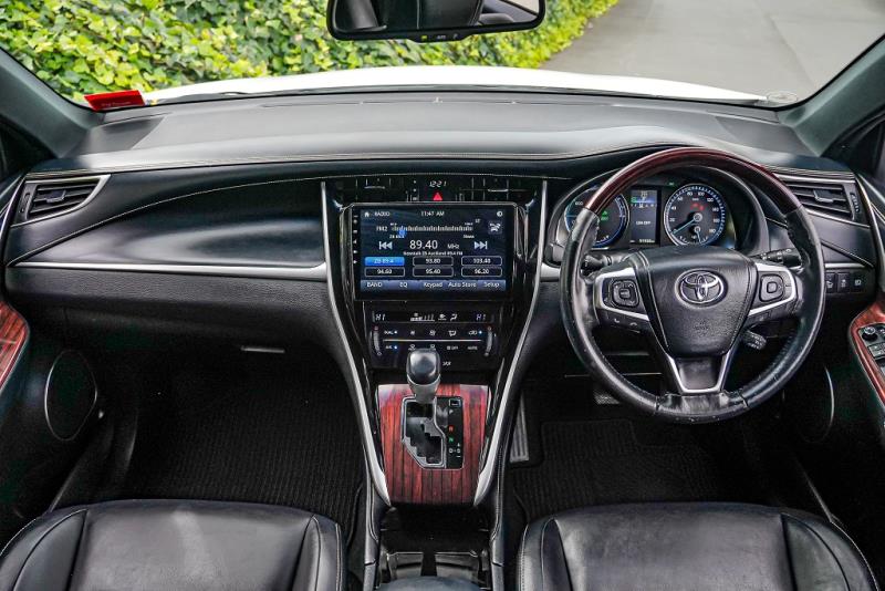 2016 Toyota Harrier Premium Hybrid