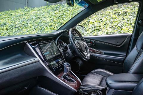 2016 Toyota Harrier Premium Hybrid - Thumbnail