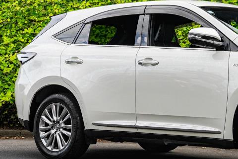 2016 Toyota Harrier Premium Hybrid - Thumbnail