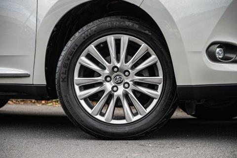 2016 Toyota Harrier Premium Hybrid - Thumbnail