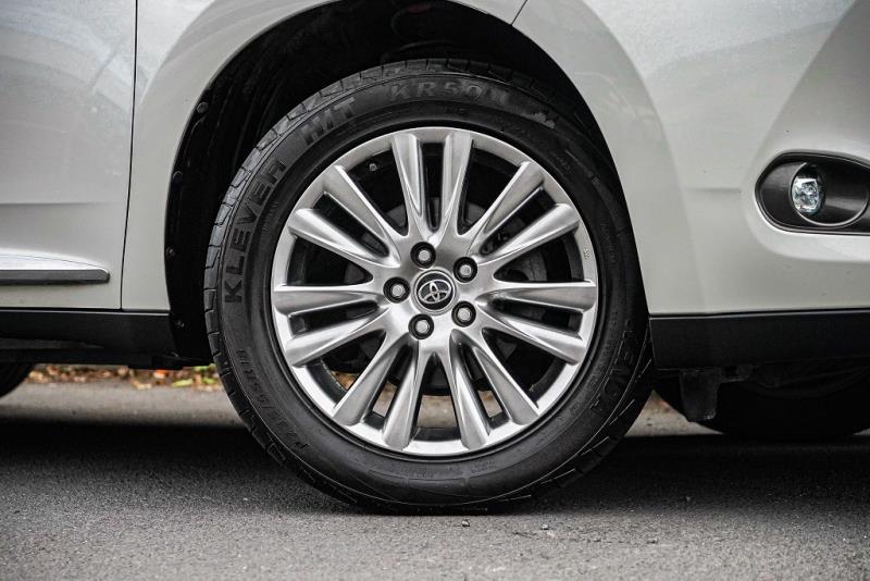 2016 Toyota Harrier Premium Hybrid