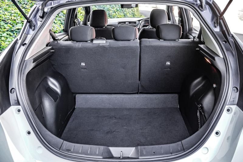 2019 Nissan Leaf 40G Full English