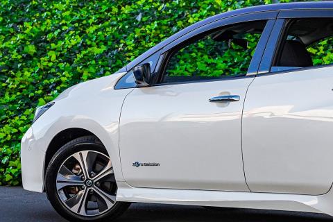 2019 Nissan Leaf 40G Full English - Thumbnail
