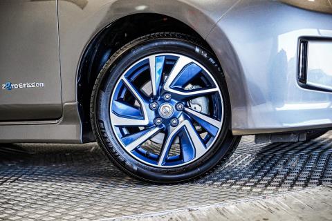 2016 Nissan Leaf 30S Autech Aero - Thumbnail