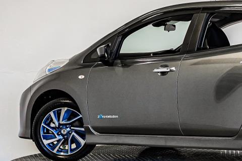 2016 Nissan Leaf 30S Autech Aero - Thumbnail