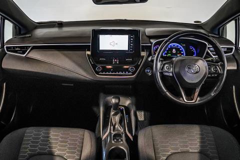 2018 Toyota Corolla GZ Hybrid - Thumbnail