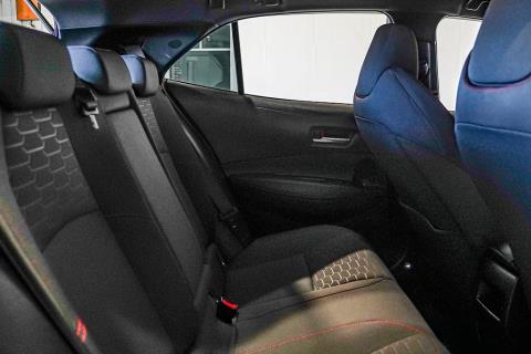 2018 Toyota Corolla GZ Hybrid - Thumbnail