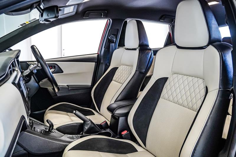 2016 Toyota Auris Hybrid / Corolla