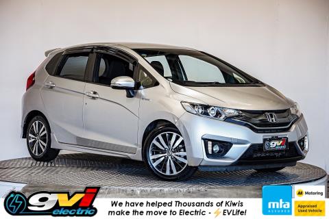 2014 Honda Fit S / Jazz Hybrid RS