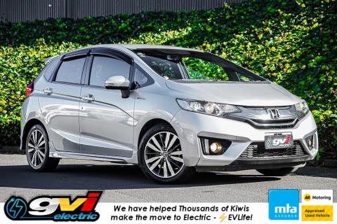 2014 Honda Fit S / Jazz Hybrid RS