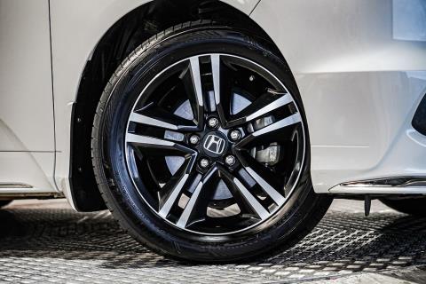2016 Honda Odyssey Absolute Hybrid - Thumbnail
