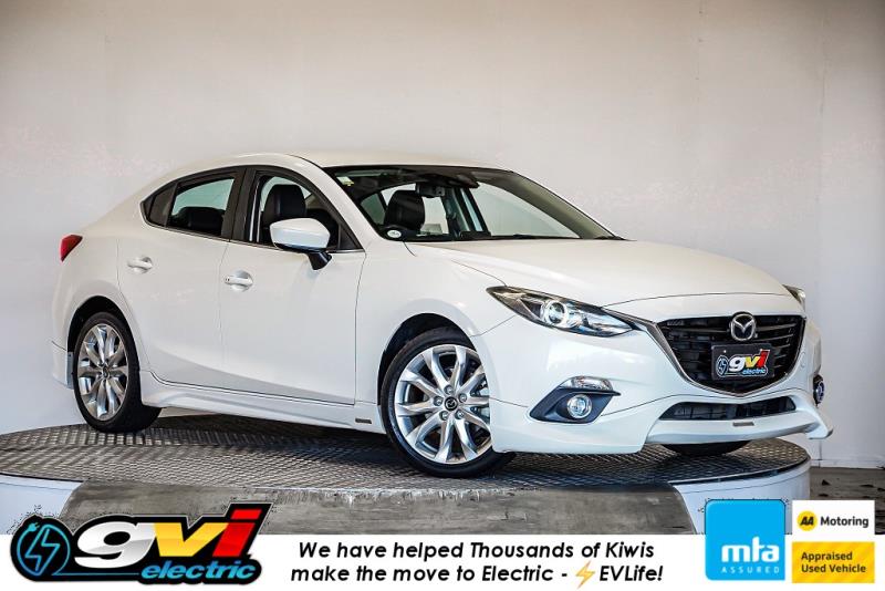 2015 Mazda Axela Hybrid / 3 Ltd
