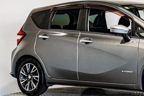 2017 Nissan Note X E-Power - Thumbnail