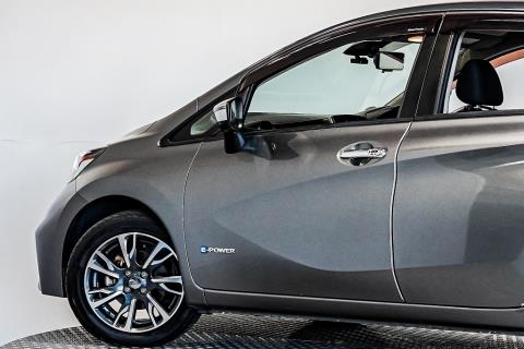 2017 Nissan Note X E-Power - Thumbnail