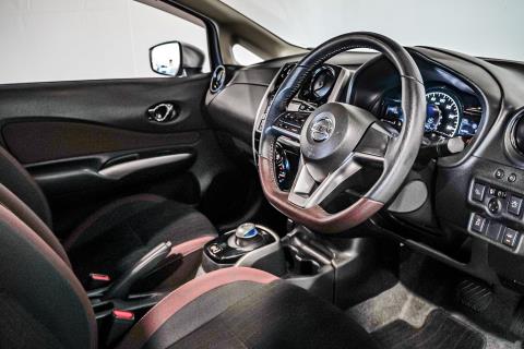 2017 Nissan Note X E-Power - Thumbnail