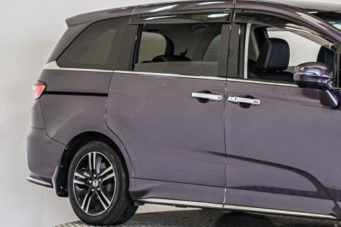 2016 Honda Odyssey Absolute Hybrid - Thumbnail