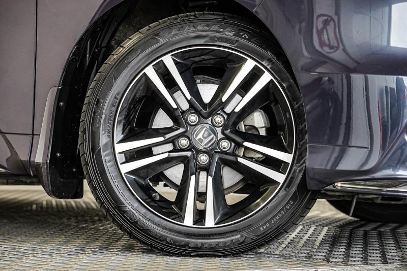 2016 Honda Odyssey Absolute Hybrid