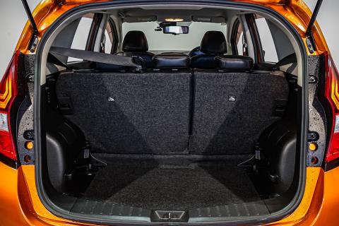 2017 Nissan Note e-Power Medalist - Thumbnail