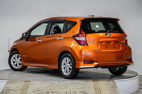 2017 Nissan Note e-Power Medalist - Thumbnail