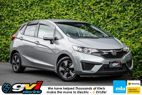 2016 Honda Fit L Hybrid / Jazz