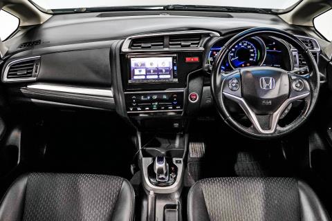 2016 Honda Fit L Hybrid / Jazz - Thumbnail