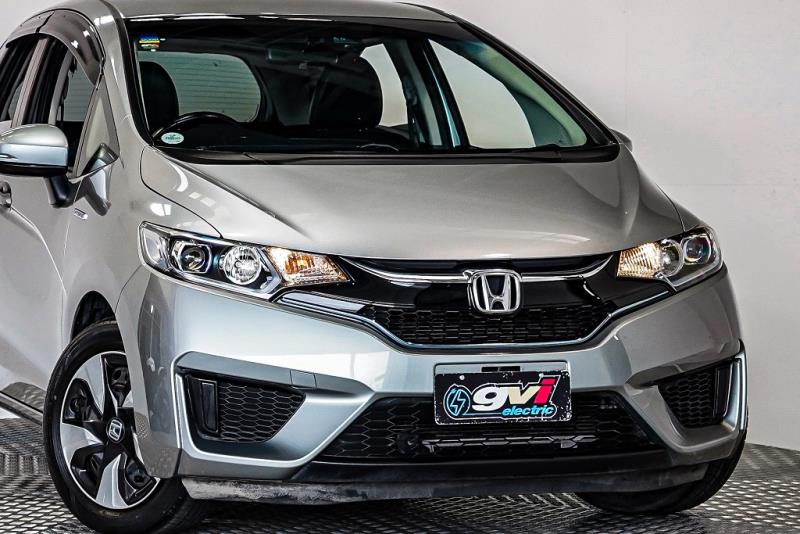 2016 Honda Fit L Hybrid / Jazz