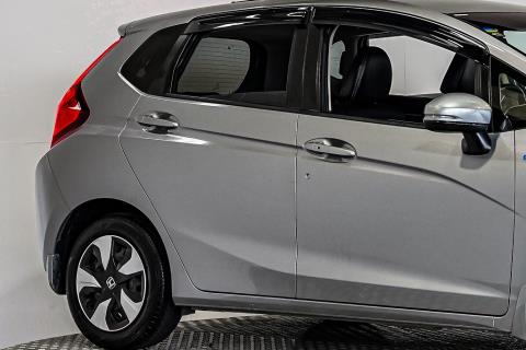 2016 Honda Fit L Hybrid / Jazz - Thumbnail