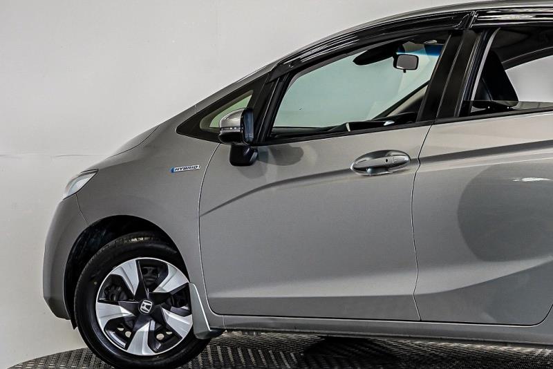 2016 Honda Fit L Hybrid / Jazz