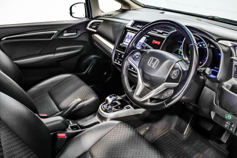 2016 Honda Fit L Hybrid / Jazz - Thumbnail