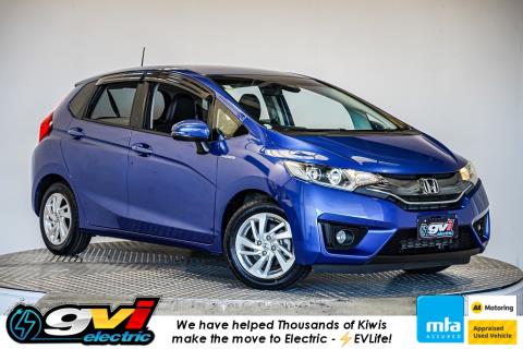 2015 Honda Fit L Hybrid / Jazz