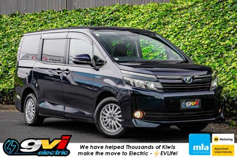 2014 Toyota Voxy Hybrid / Noah