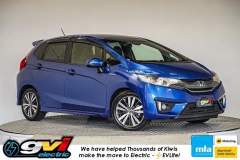 2014 Honda Fit S Hybrid / Jazz RS