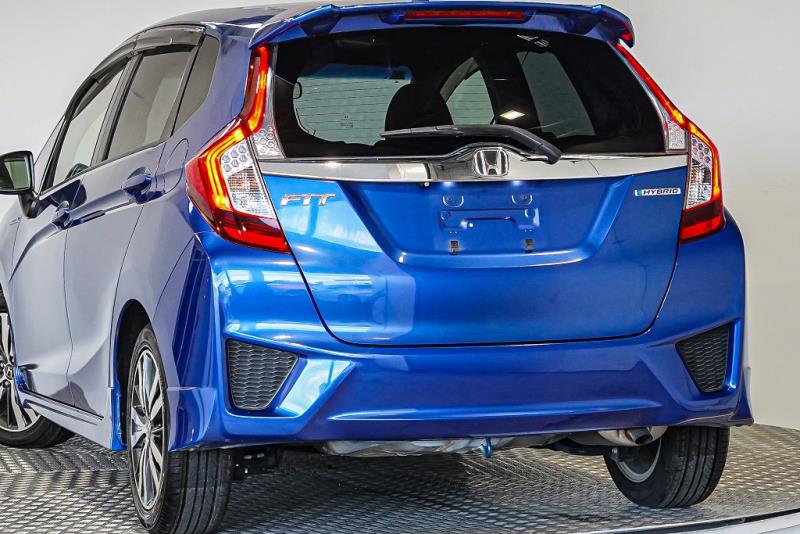 2014 Honda Fit S Hybrid / Jazz RS