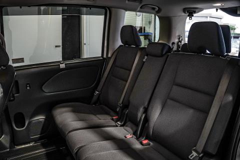 2018 Nissan Serena Hybrid 8 Seater - Thumbnail